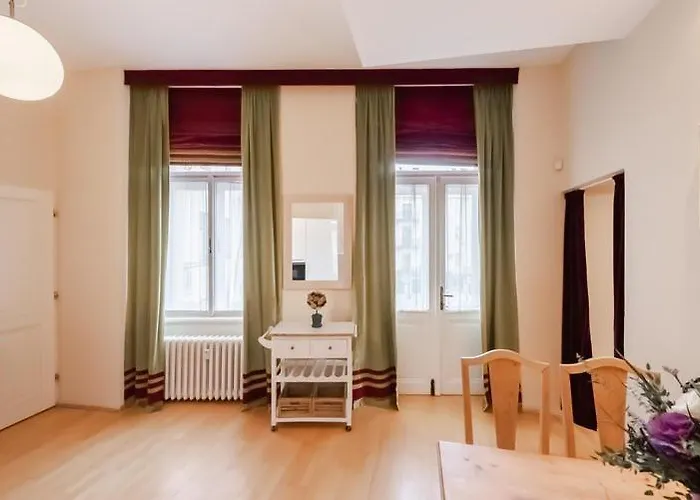Appartement Balcony Apartment *